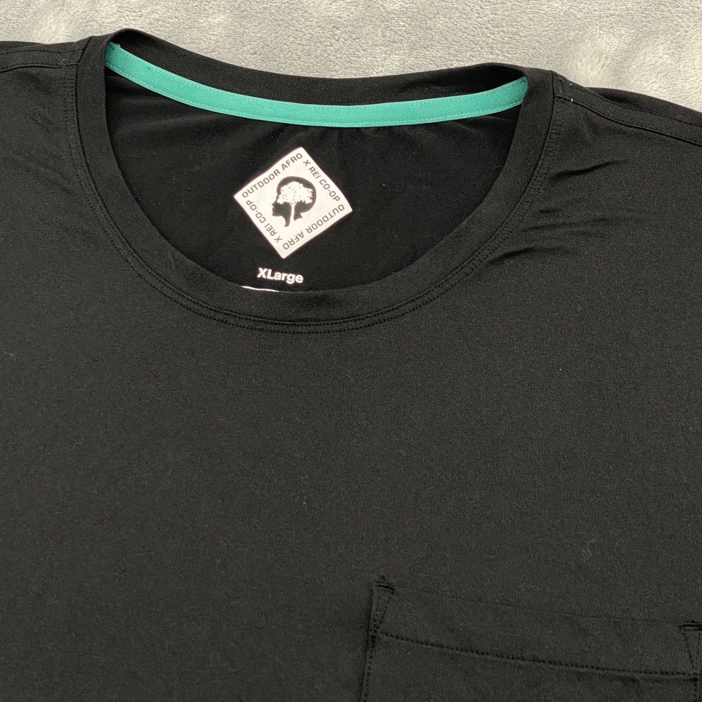 Outdoor Afro x REI Co-op Mens Black Performance Pocket T-Shirt XL Short Sleeve